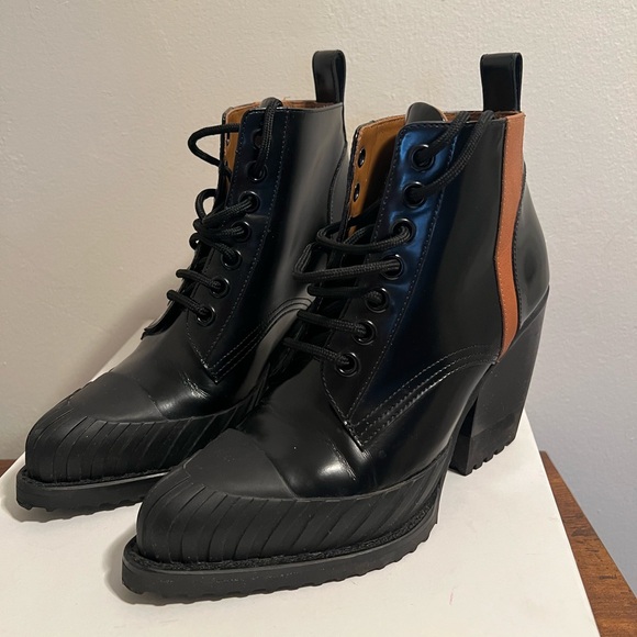 Chloe Rylee Ankle Boots size 8B/38